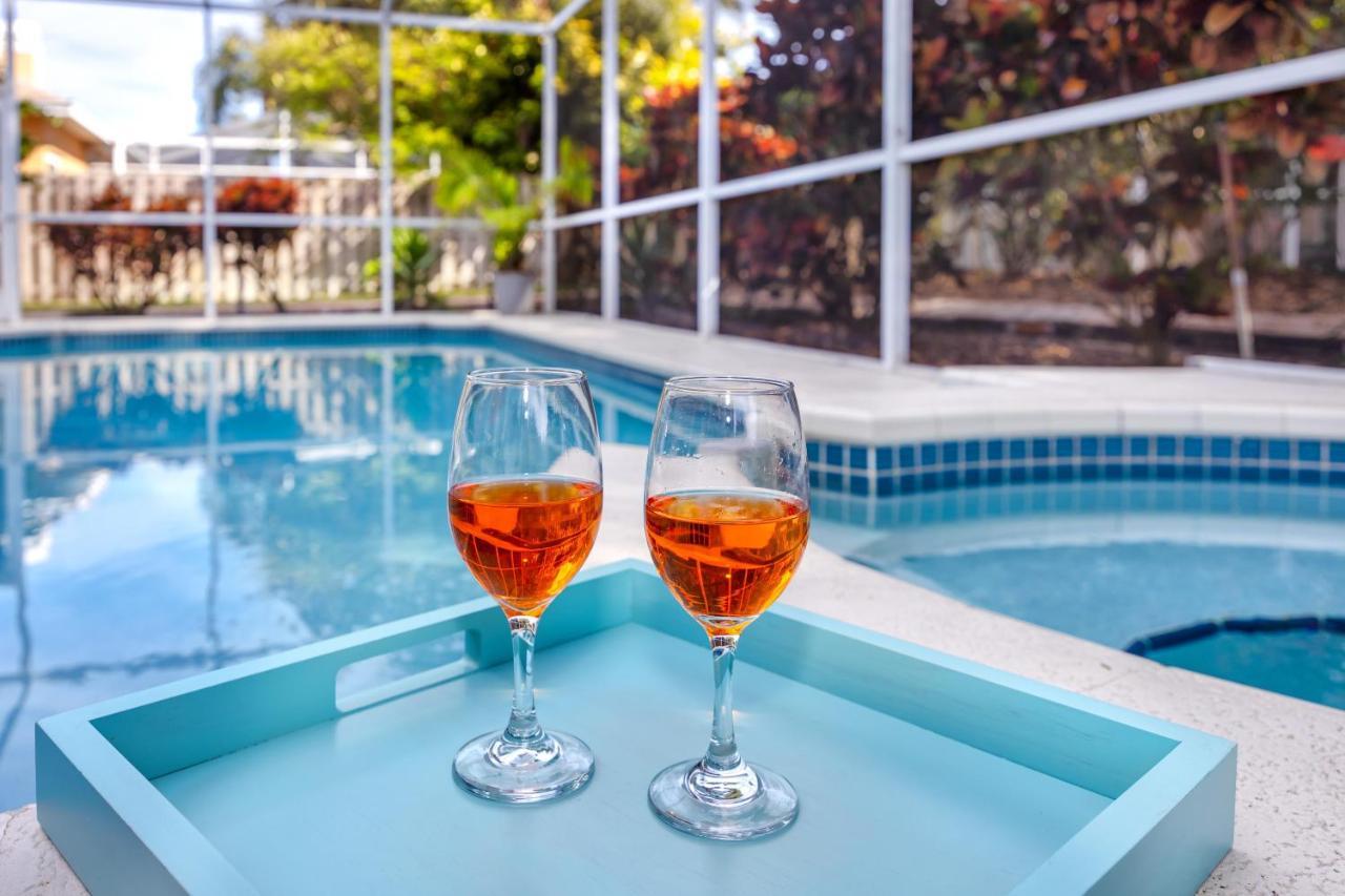 Palm Harbor Paradise - Lovely Home With Pool & Hot Tub Exterior photo