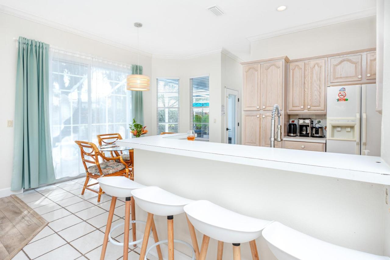 Palm Harbor Paradise - Lovely Home With Pool & Hot Tub Exterior photo